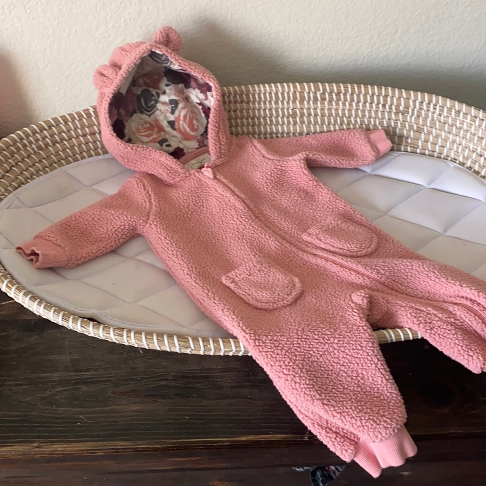Hooded jumper for baby